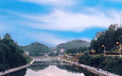 襄阳水镜庄风景区门票多少钱 在哪里好玩吗