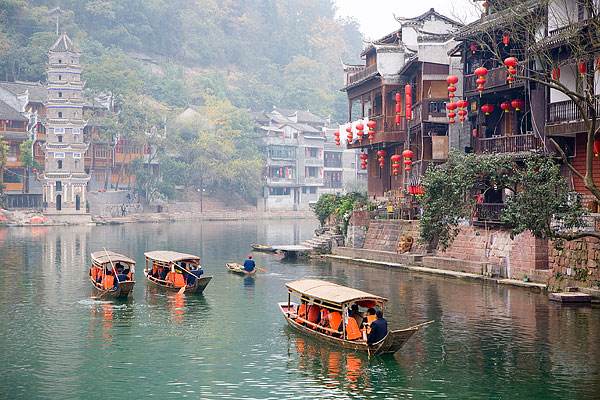 中国有哪些保存完好的古镇 最好玩的古镇景点旅游攻略推荐