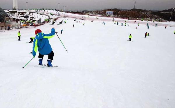 湖北省百里荒滑雪场春节开放时间安排